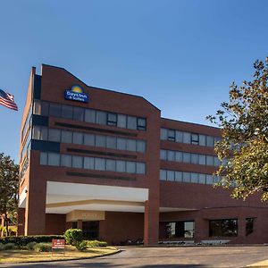 Days Inn & Suites By Wyndham Tallahassee Conf Center I-10 Exterior photo