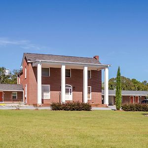 Rodeway Inn & Suites Walhalla Exterior photo