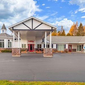 Econo Lodge Lakeshore Манистик Exterior photo