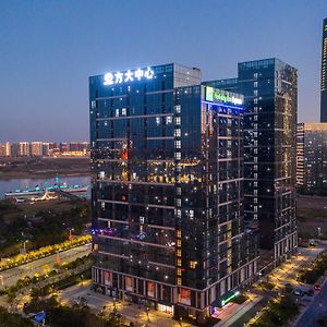 Holiday Inn Express Nanchang Riverside, An Ihg Hotel Exterior photo