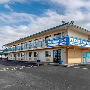 Rodeway Inn Хейс Exterior photo