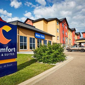 Comfort Inn & Suites Ред Диър Exterior photo