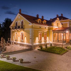 Schloss Fellin Boutique Hotel And Spa Вилянди Exterior photo