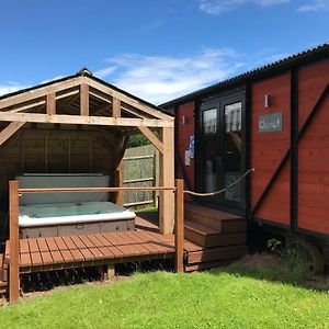 Luxury Railway Carriage With Own Private Hot Tub Apartment Clodock Exterior photo