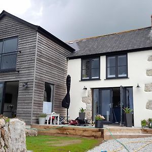 Luxurious Property Set In The Heart Of Cornwall With Breathtaking Views -Rhubarb Cottage Хелстън Exterior photo