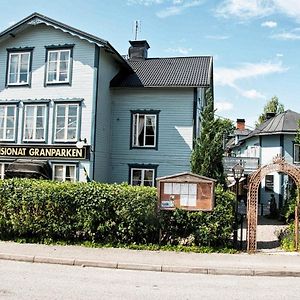 Hotel Pensionat Granparken Norrtälje Exterior photo