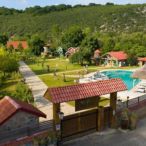 Dachas Cove Hotel Ава Exterior photo