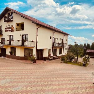 Pensiunea Valea Ursului Hotel Къмпулунг Exterior photo