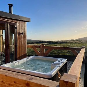 Luxury Lodge With Hot Tub Клитеро Exterior photo