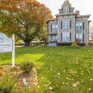 Sutherland House Victorian Bed And Breakfast Кенъндейгуа Exterior photo