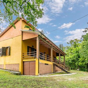 Cozy Home In S,Lorenzo Al L,Fiastra With Kitchen Fiume Exterior photo