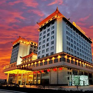 Dongming Empark Grand Hotel Чанджъ Exterior photo