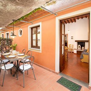 Casetta Di Butia, Gelsomino Apartment Борго а Моцано Exterior photo