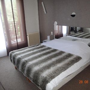 Hotel Bon Accueil Ойонакс Room photo