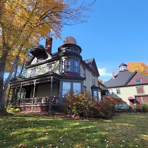 The Elizabeth Inn And Restaurant Бетел Exterior photo