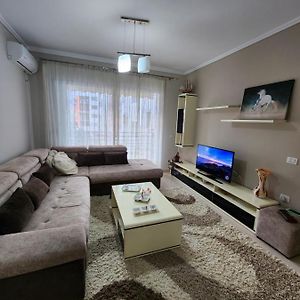 1-Bedroom Rental Unit In Tirane Exterior photo