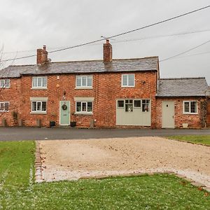 Mill Lane Cottage Честър Exterior photo