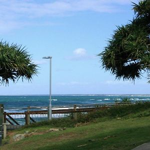 Pandanus Shores Unit 2 Kings Beach Qld Villa Калундра Exterior photo