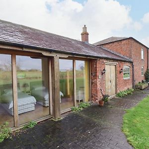 The Barn Villa Елсмиър Exterior photo
