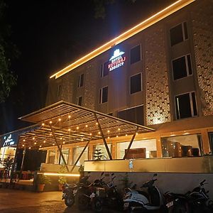 Hotel Ruturaj Regency Dhule Exterior photo