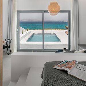 Seanfinity Beachfront Suites Микри Вигла Exterior photo