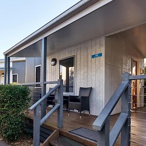 Nrma Sydney Lakeside Holiday Park Hotel Нарабийн Exterior photo