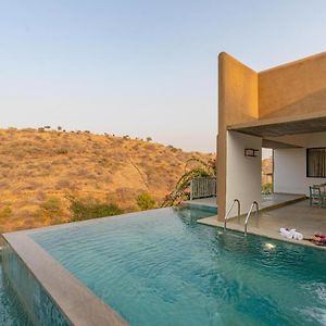Stayvista'S Sage Scenery - Mountain-View Villa With Infinity Pool & Terrace Удайпур Exterior photo