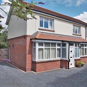 Grange Croft Villa Ben Rhydding Exterior photo