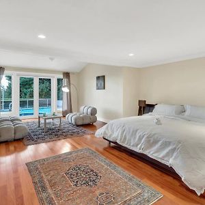 The West Vancouver Getaway Estate - 5 Bedrooms Exterior photo