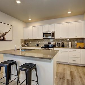 Hygee House Brand New Construction Near Ford Idaho Center And I-84! Plush And Lavish Furniture, Warm Tones To Off-Set The New Stainless Appliances, Play Pingpong In The Garage Or Basketball At The Neighborhood Park Меридиан Exterior photo