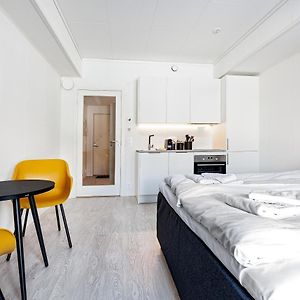 Stylish And Serviced Studio Apartment In Lofoten Сволвер Exterior photo