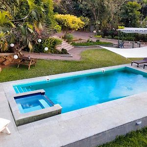 Oceanfront, Private Pool Villa, 2 Bed • Uttanbeach Мумбай Exterior photo