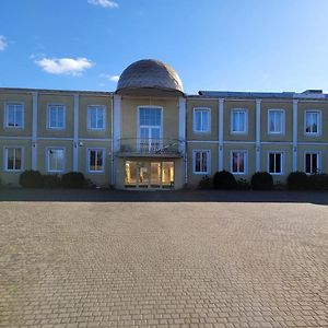 Dworek Sobieskiego Hotel Скерневице Exterior photo