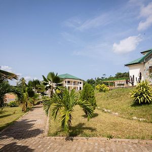 Nuach Bayit Hotel Кейп Коуст Exterior photo