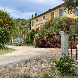 Bastide Du Defends Hotel Пертюи Exterior photo