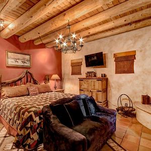 Cowboy Villa, 2 Bedrooms, Sleeps 4, Pool Access, Views, Fireplace Санта Фе Exterior photo