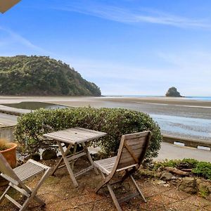 Beachside Bliss - Waiwera Beachfront Holiday Home Орева Exterior photo