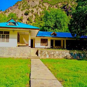 Chitral Inn Resort Exterior photo