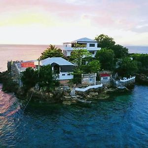 Utopia Island Resort Batangas Exterior photo