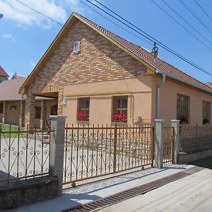 Tavi Feszek Vendeghaz Hotel Bánk Exterior photo