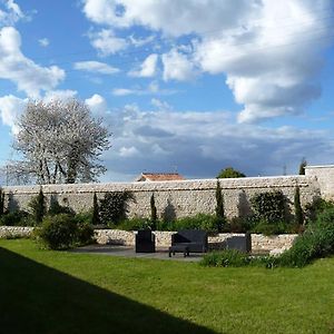 Le Haut Fontaine : Minis Maisons De Charme Bed & Breakfast Saint-Georges-les-Baillargeaux Exterior photo