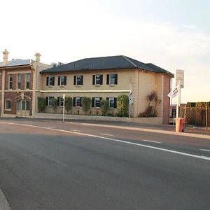 Coach House Launceston Hotel Exterior photo