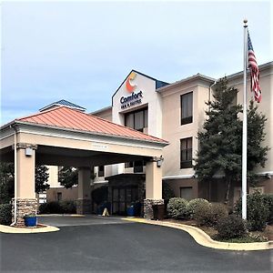 Comfort Inn & Suites Ашбъро Exterior photo