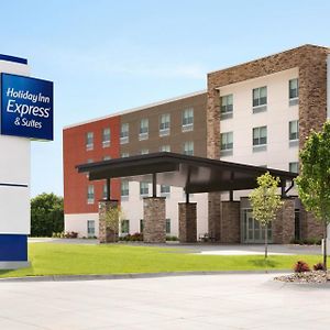 Holiday Inn Express & Suites Ред Уинг Exterior photo
