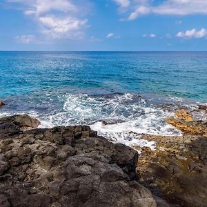 Hokuea Hale Oceanfront Private Home With Hot Tub Кайлуа Кона Exterior photo