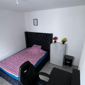 Private Room 25 Minutes From « La Defense » Сартрувил Exterior photo