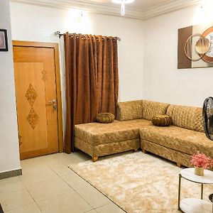 Cozy 1 Bedroom Apartment In Абуджа Exterior photo