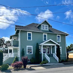 The Pearl Inn Bed And Breakfast Ilwaco Exterior photo