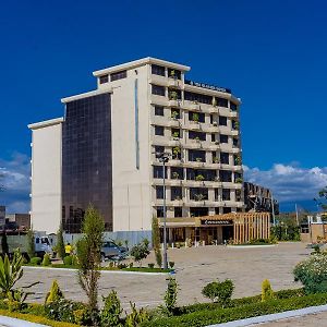 The Glacier Hotel Нанюки Exterior photo