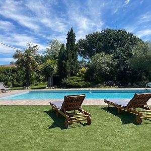 Gite Confortable Avec Terrasse Et Piscine Apartment Reignac  Exterior photo